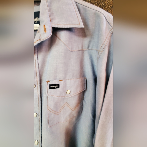 Vintage Wrangler Men's Pearl Button Chambray Western Shirt - Picture 5 of 5
